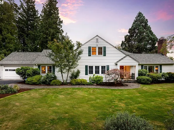 6780 SW Canyon Dr, Portland, OR 97225