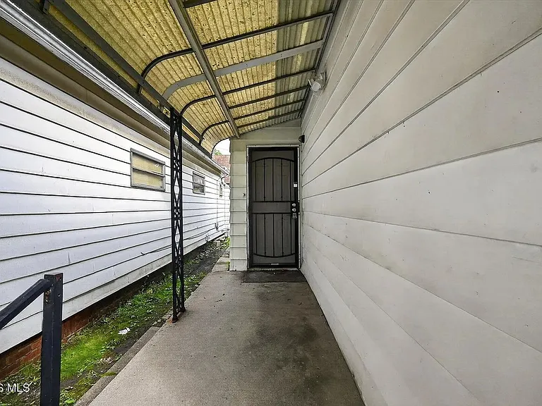 2938 Chase St — Photo 23