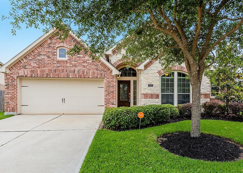 1st image of 2802 Enchanted Lake Dr