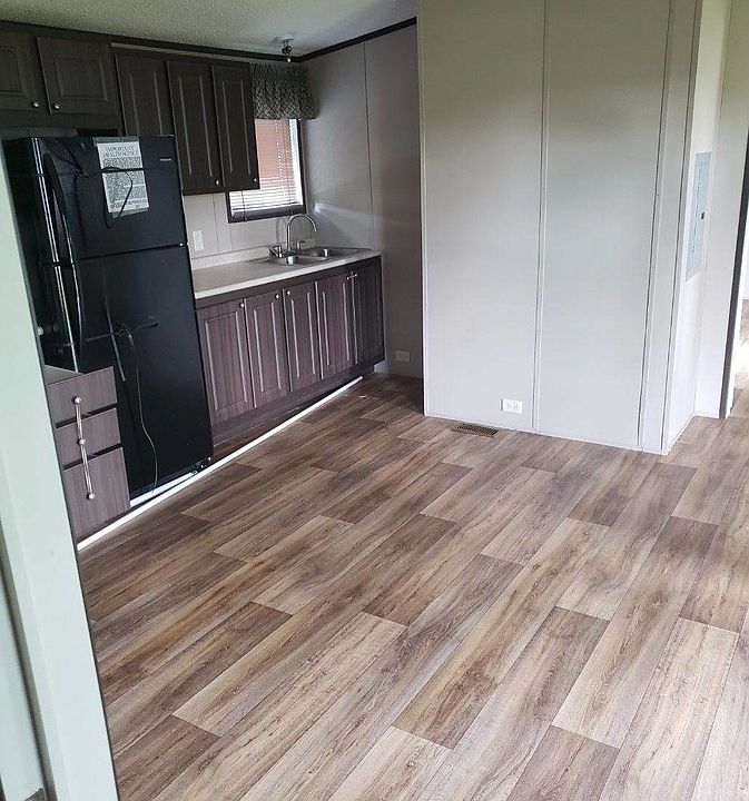 1st image of 200 Paradise Dr