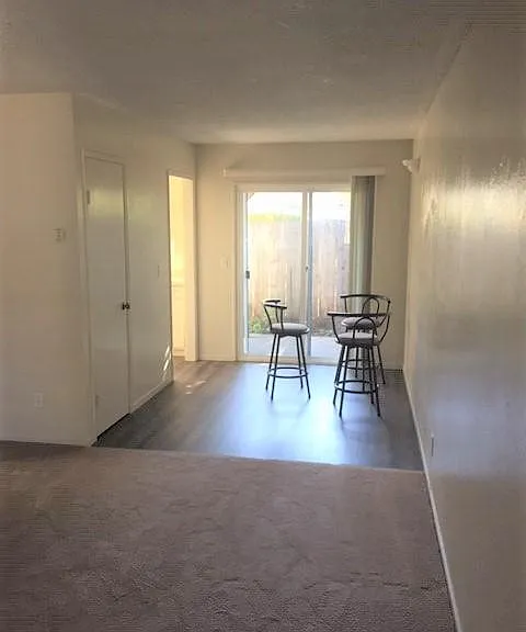 130 Toledo St — Photo 9
