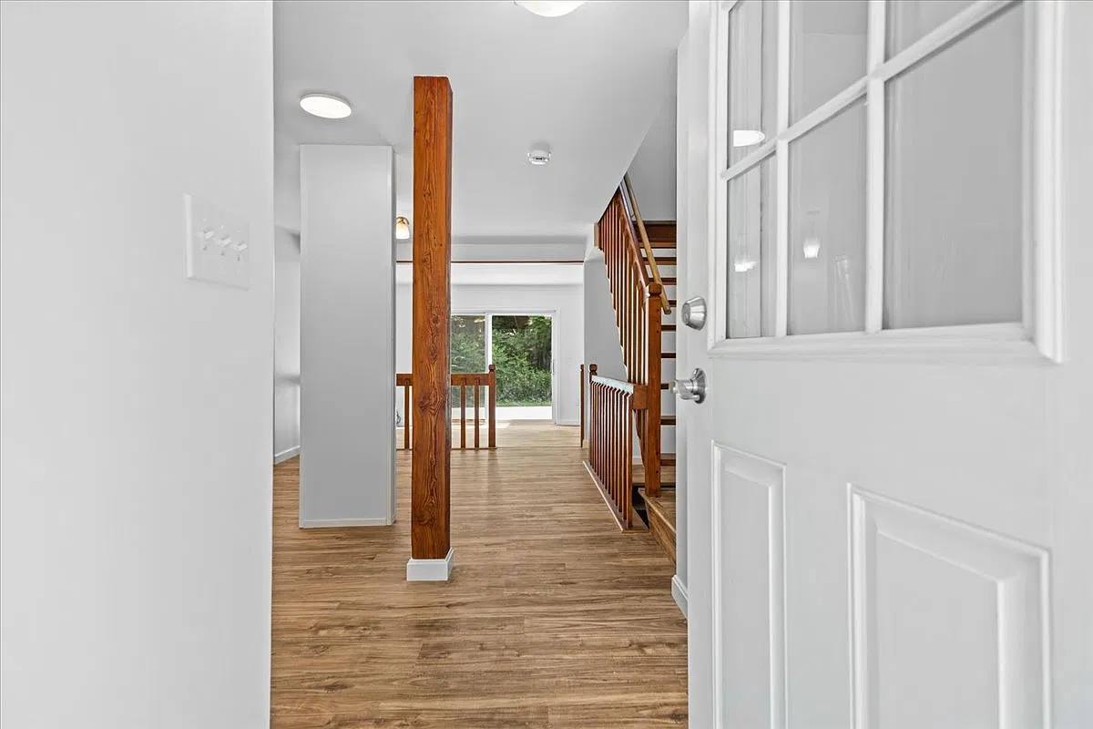 2 bed, 1322 sqft, $2,200 — Photo 3