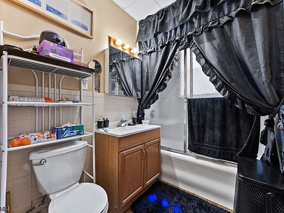5th image of 284-286 N 12Th St