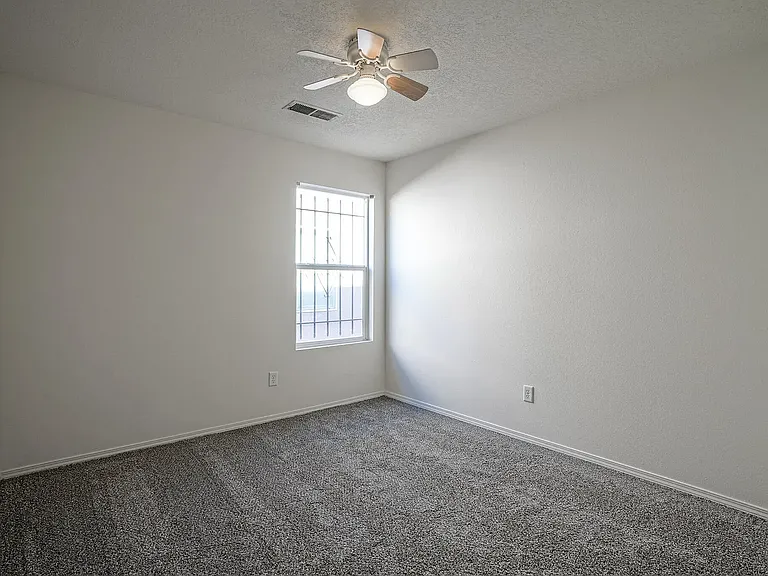 723 Seaborn Dr SW — Photo 23