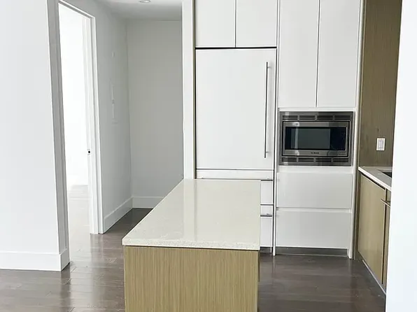 388 Bridge Street image 7 of 13