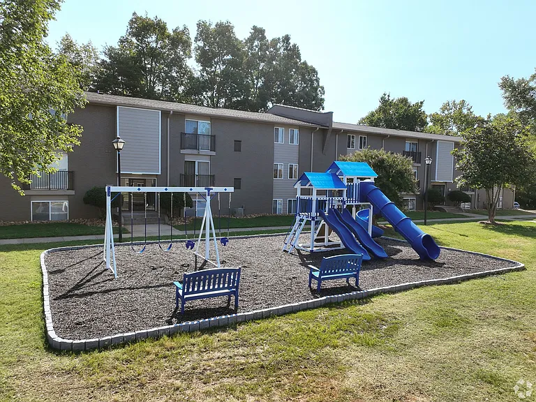 The Pearl at High Point — Photo 3