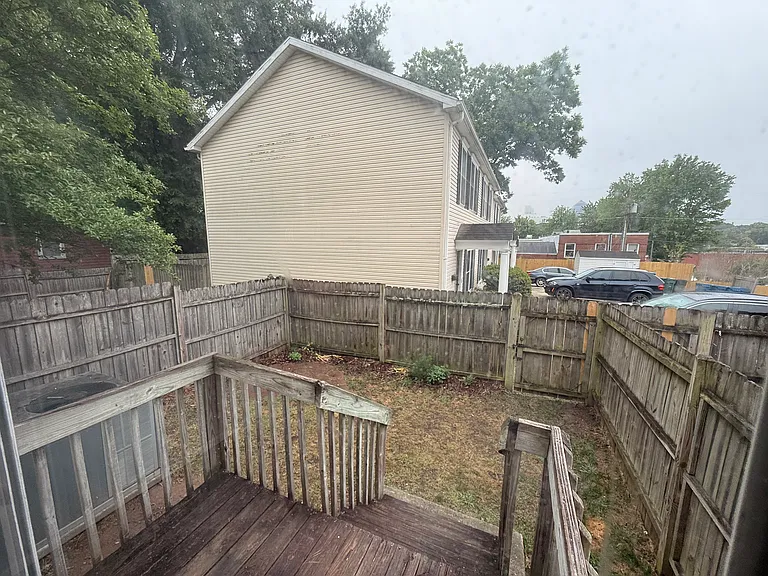 327 W Trinity Ave — Photo 15