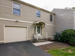 39 Tamarack Dr, Bloomfield, CT 06002