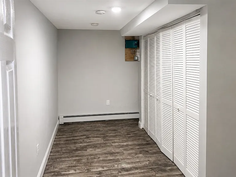 323 Bainbridge St #1 — Photo 4
