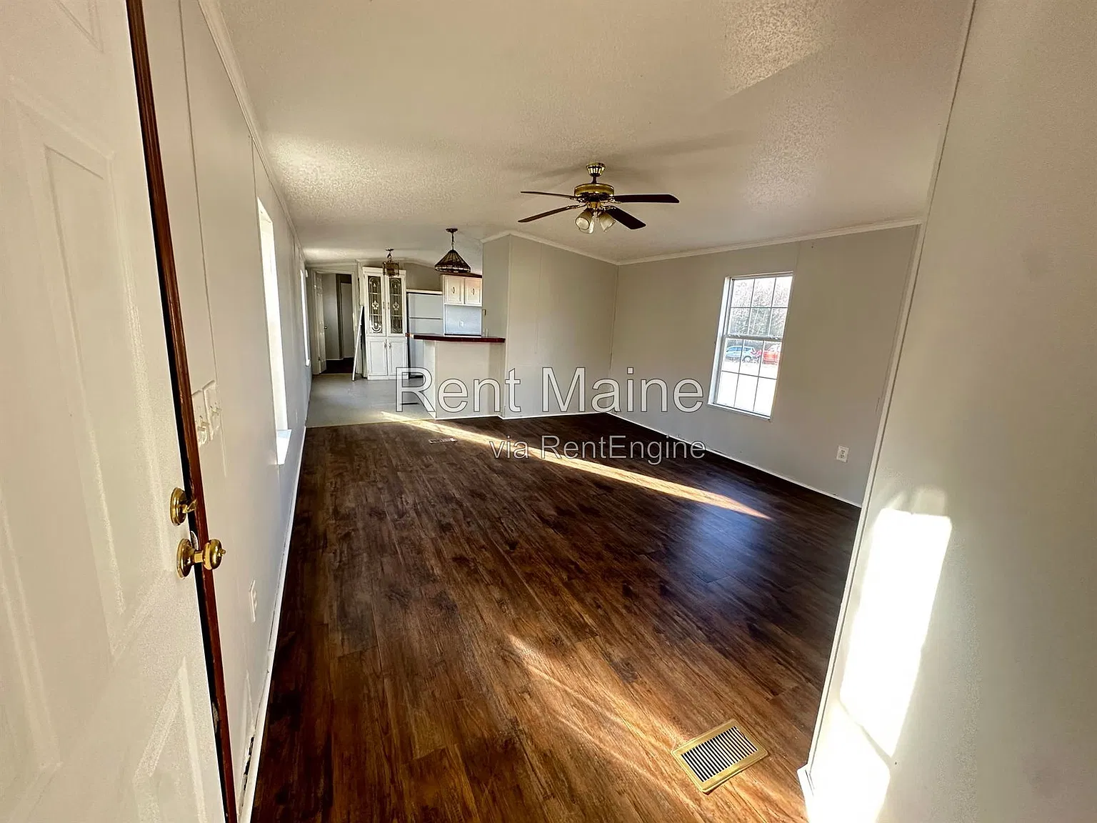 3 bed, 2.0 bath, 980 sqft, $1,250 — Photo 3
