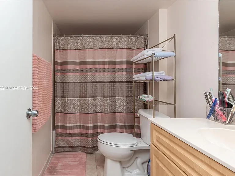 102 SW 6th Ave #202 — Photo 12