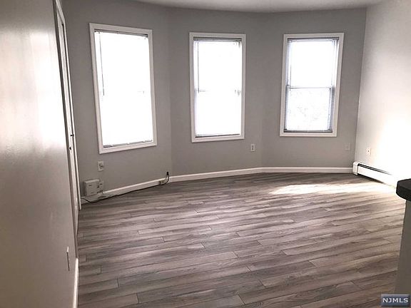 2nd image of 45 Livingston Ave Floor 2