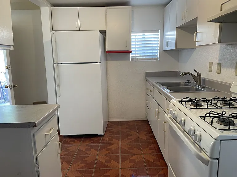 741 S Allen St — Photo 7