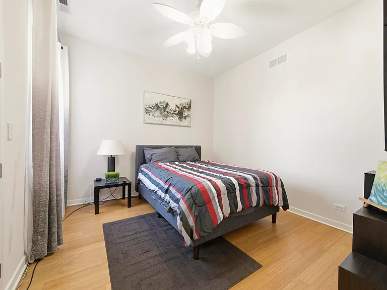 2642 W Chicago Ave #4 — Photo 12