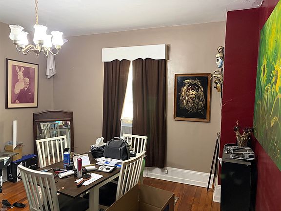 3rd image of 516 Jackson Ave