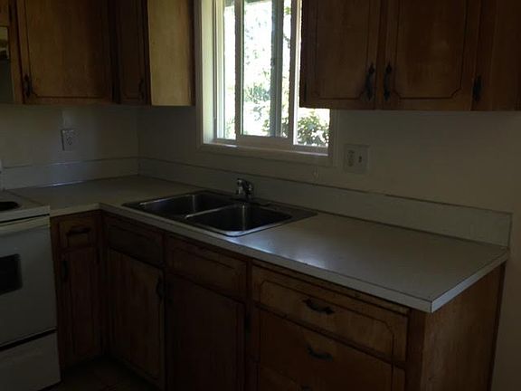 5th image of 752 Norman Ave NE
