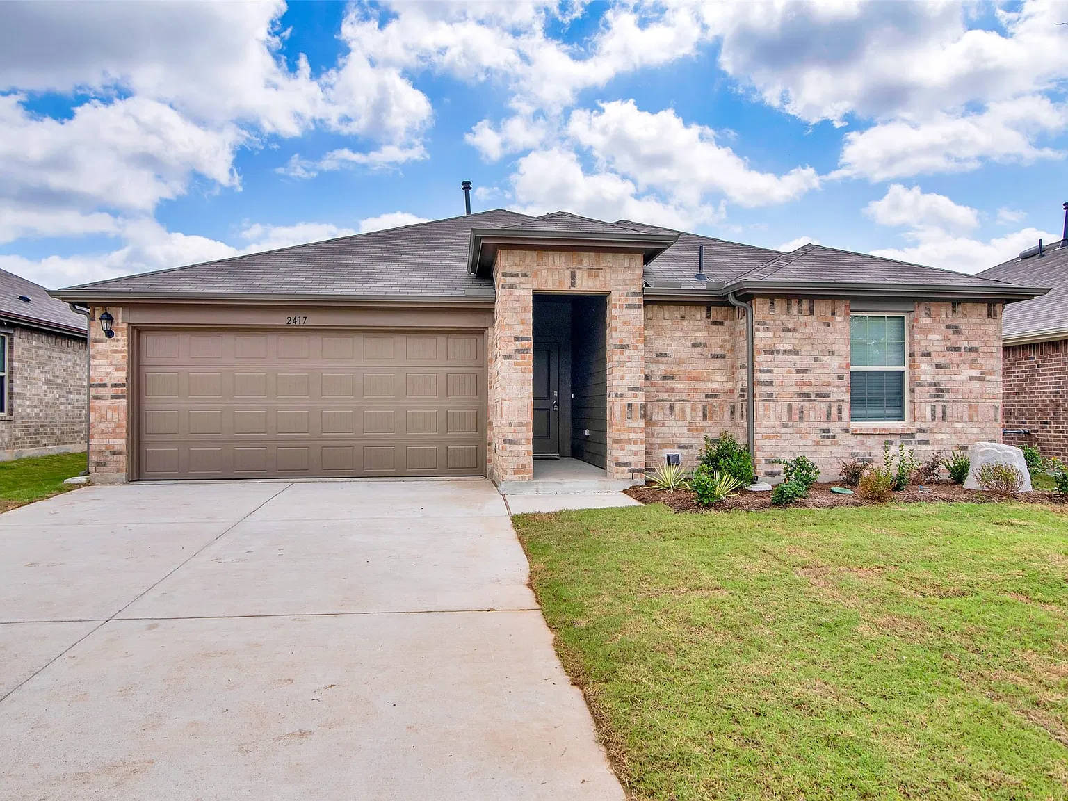3 bed, 2.0 bath, 1294 sqft, $1,800 — Photo 1