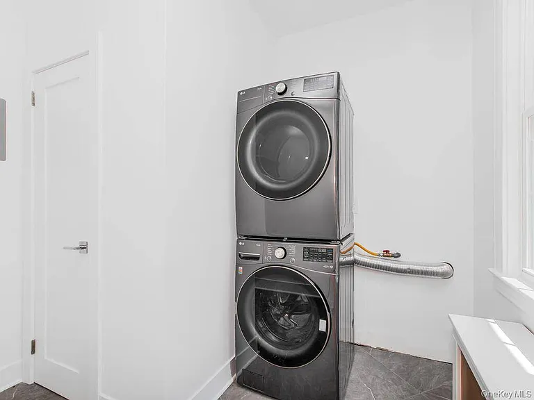 70 Normandy Rd — Photo 13