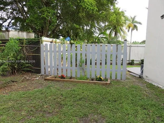 12300 SW 18th Ter #0 — Photo 34