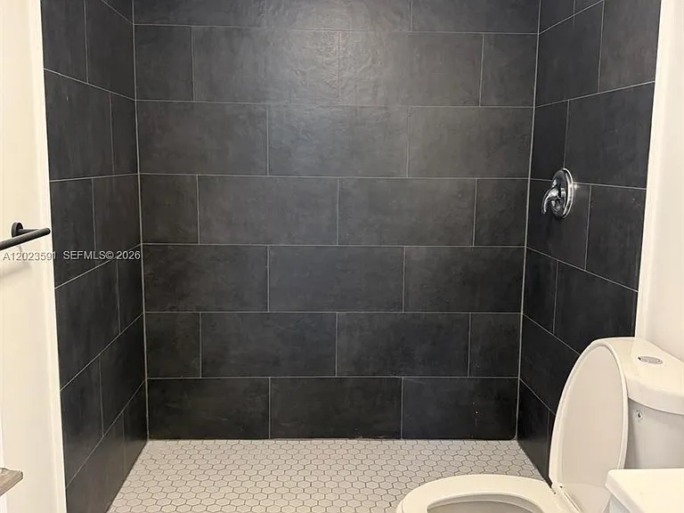 147 NW 59th St #206 — Photo 33