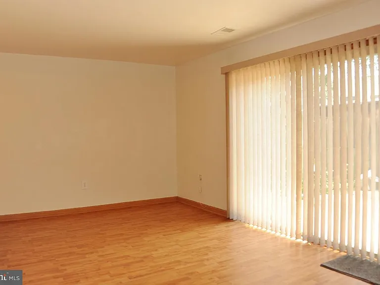 6612 Forbush Ct — Photo 7