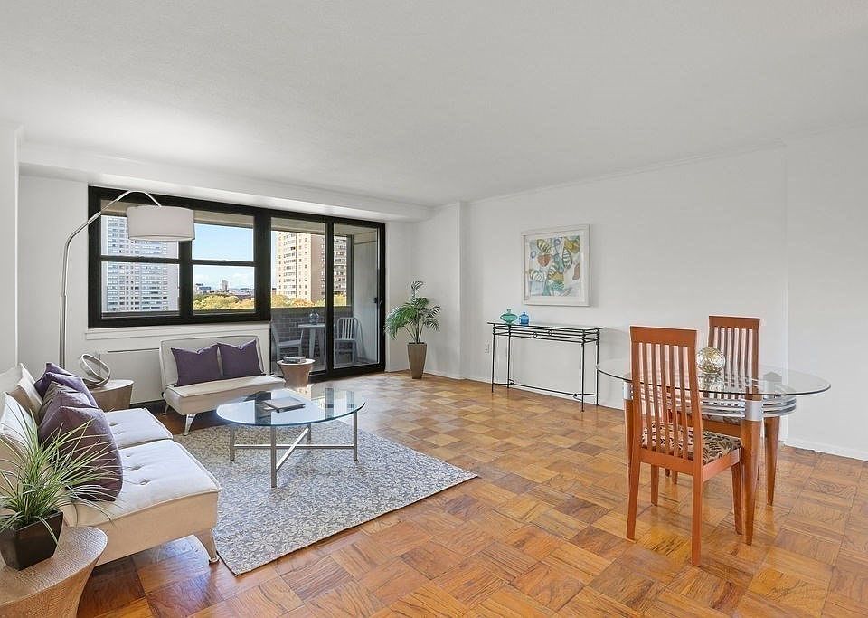 1st image of 9 Hawthorne Pl APT 7O