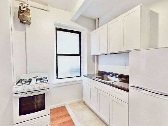 5th image of 695 Saint Nicholas Ave APT 25