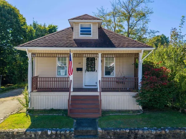 89 Church St, Fairhaven, MA 02719