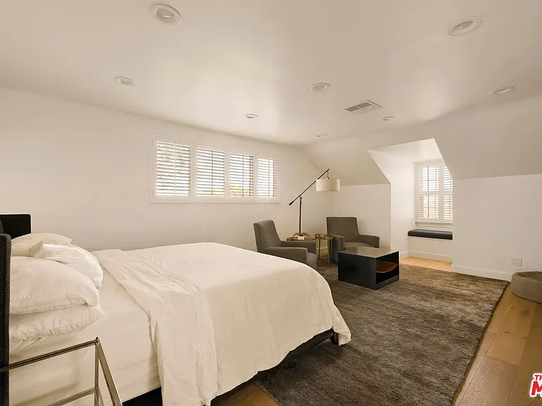 3414 N Knoll Dr — Photo 8