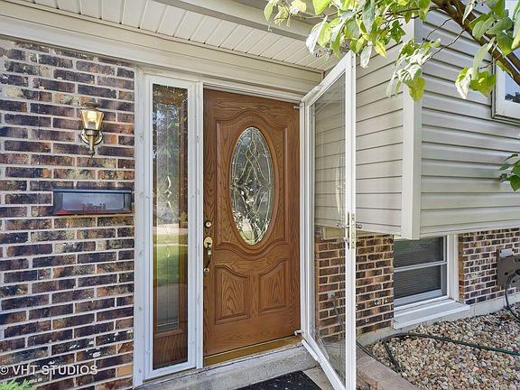 2nd image of 1002 Hastings Ln