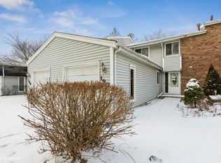 190 Roberts Rd, Bolingbrook, IL 60440