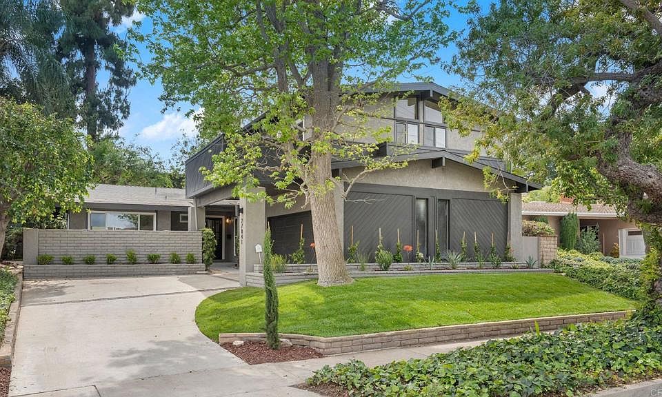 1st image of 27841 Pontevedra Dr