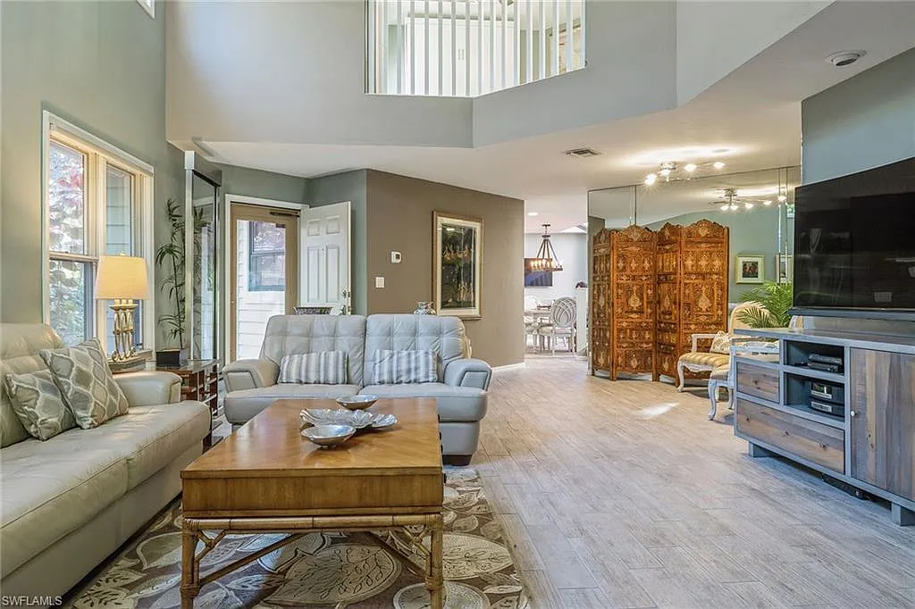 2 bed, 2.5 bath, 1955 sqft, $13,500 — Photo 3