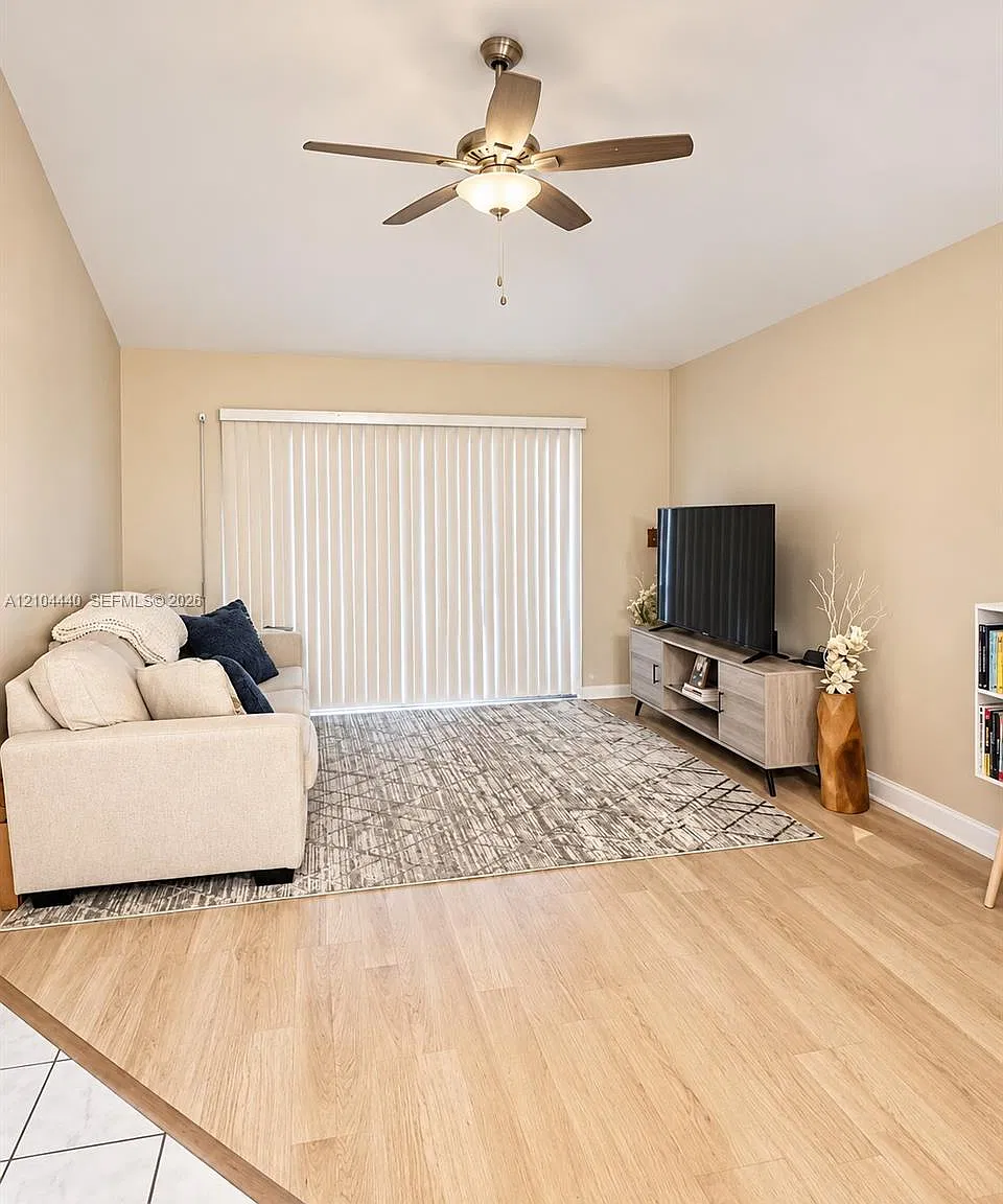 Tanglewood Townhomes — Photo 3