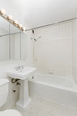 Rented by Compass | media 28