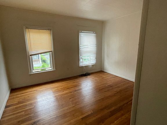3rd image of 6 Jay St #2