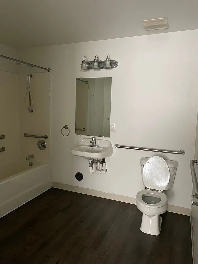 Eastfield Oaks 2 -Summerfield Place — Photo 4