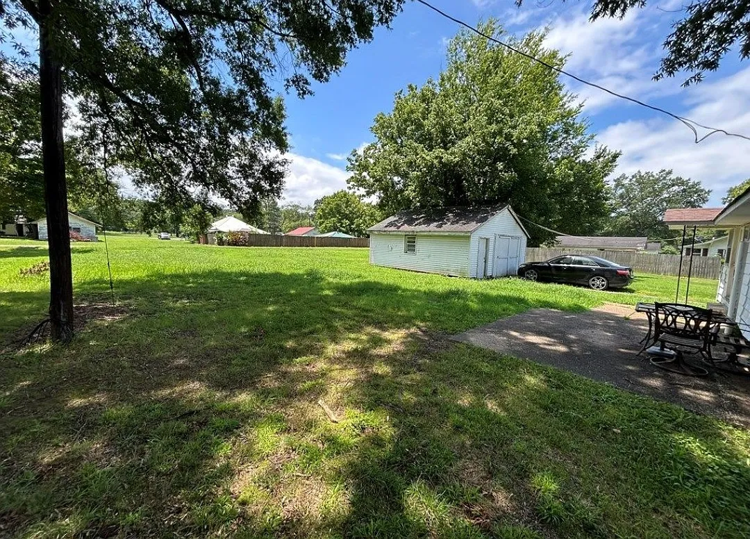 30008 Broad St — Photo 4