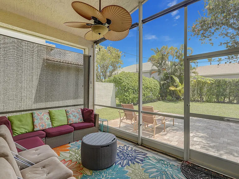 19084 Skyridge Cir — Photo 37
