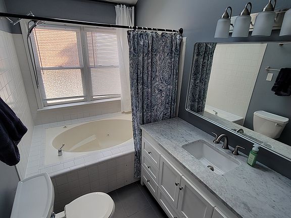 3rd image of 4780 Manayunk Ave #C