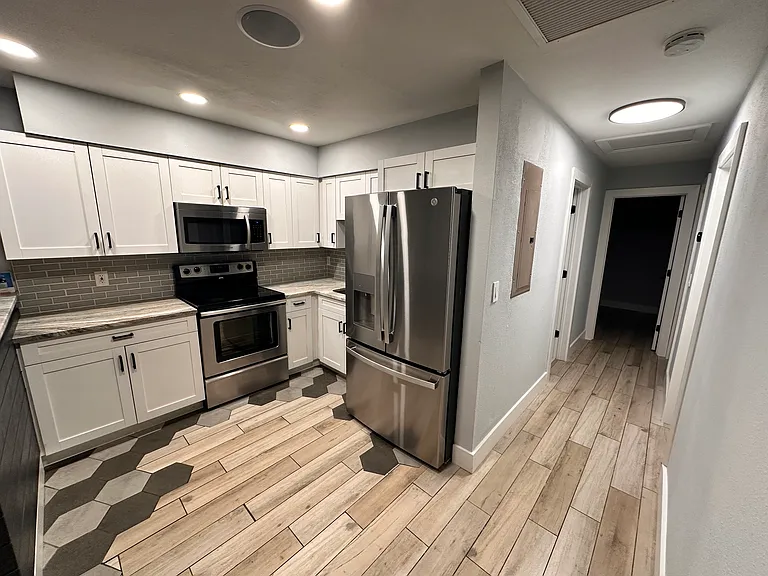 4518 W Rogers Ave — Photo 5