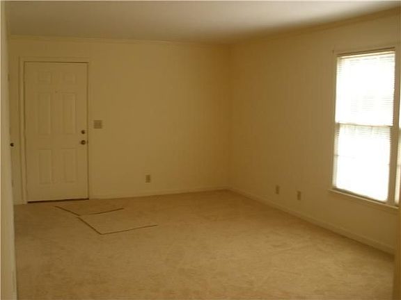 4th image of 242 Westfield Dr