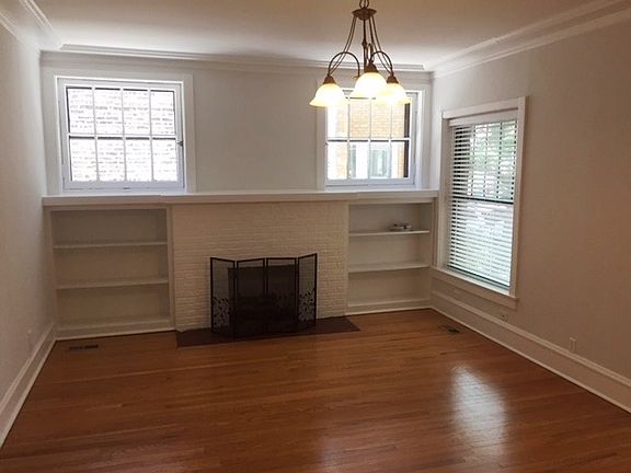 3rd image of 919 W Ainslie St #201