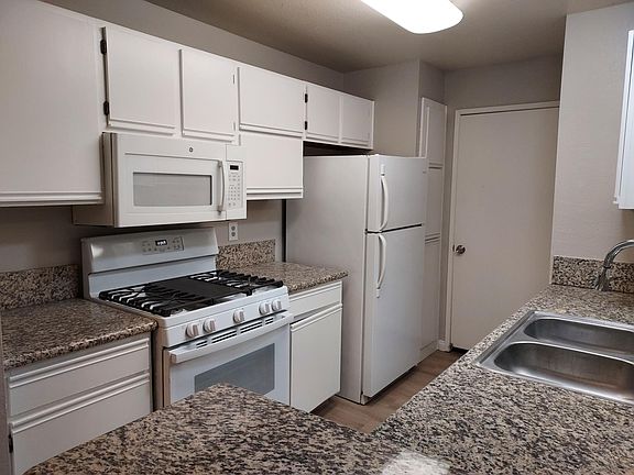 2200 South Fort Apache Road #2154 - Kitchen