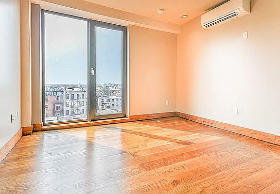 3rd image of 855 Willoughby Ave #2L