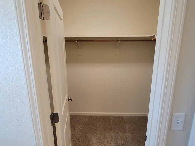 211 Danielson Ln — Photo 14