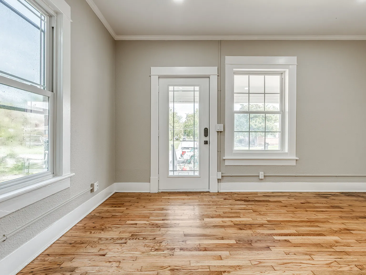 1 bed, 700 sqft, $995 — Photo 2