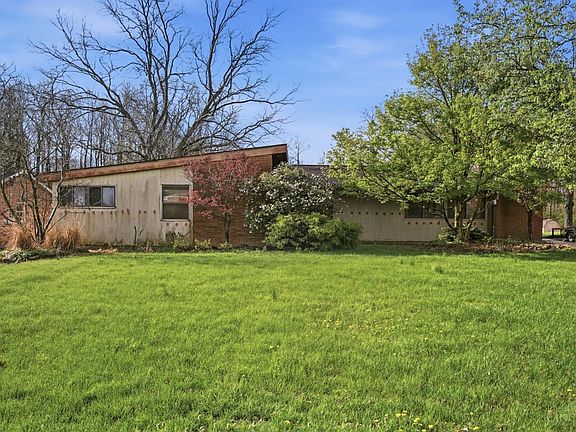 5th image of 1905 Greenpine Dr