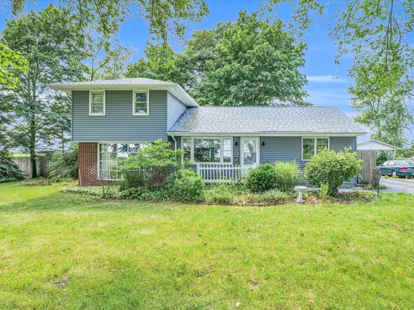 606 S Main St, Rankin, IL 60960