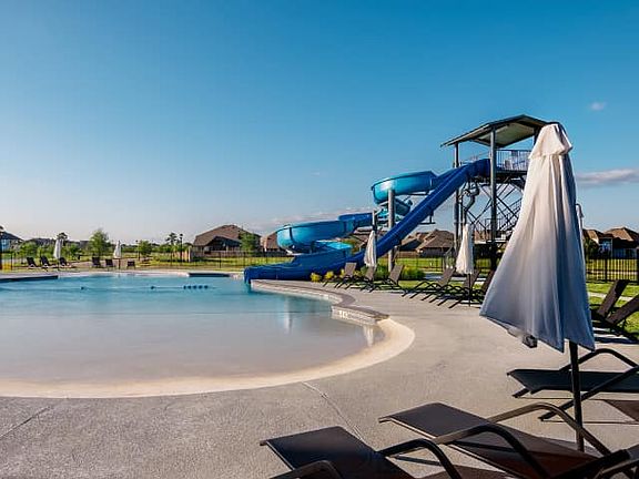 Lakes at Creekside Pool